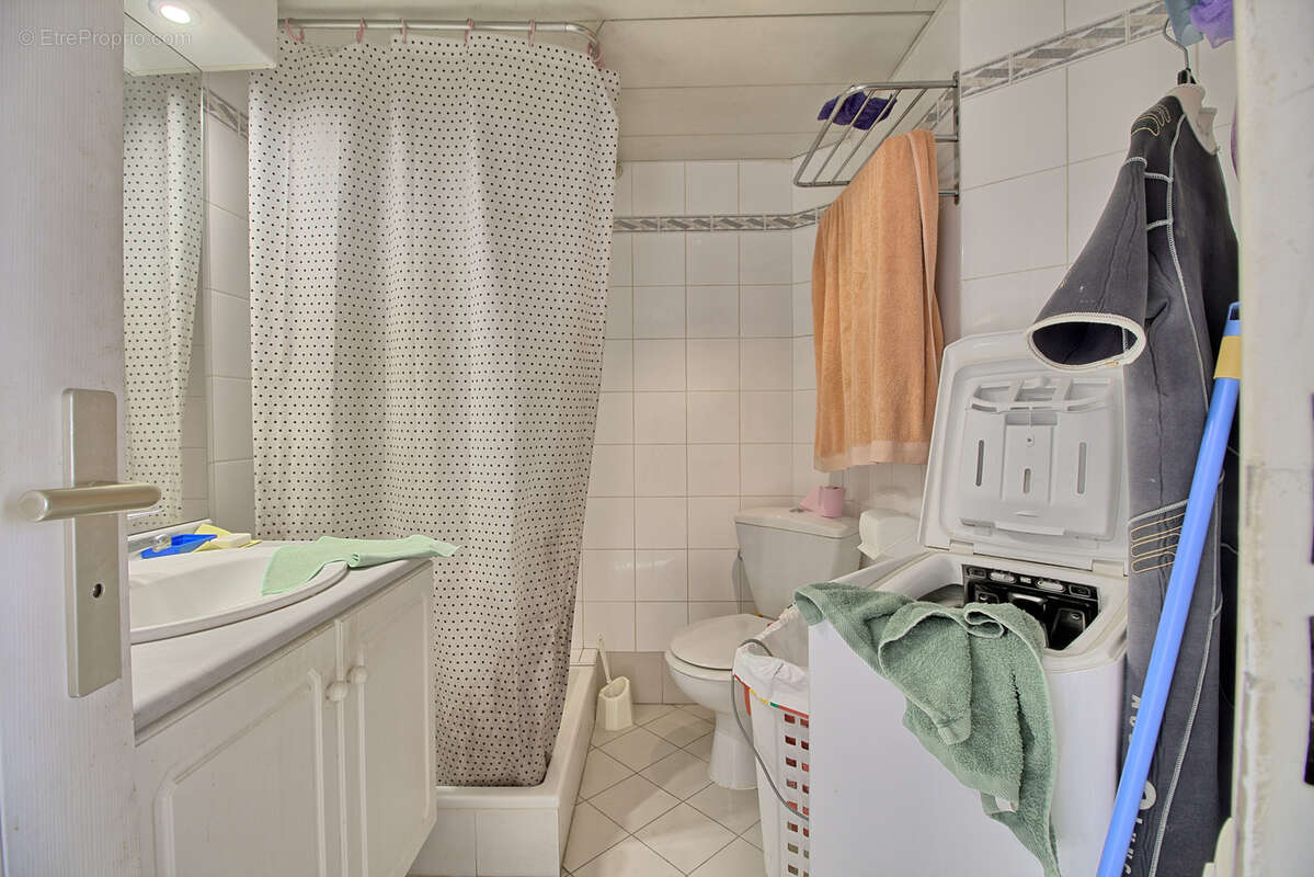 Appartement à VALLAURIS