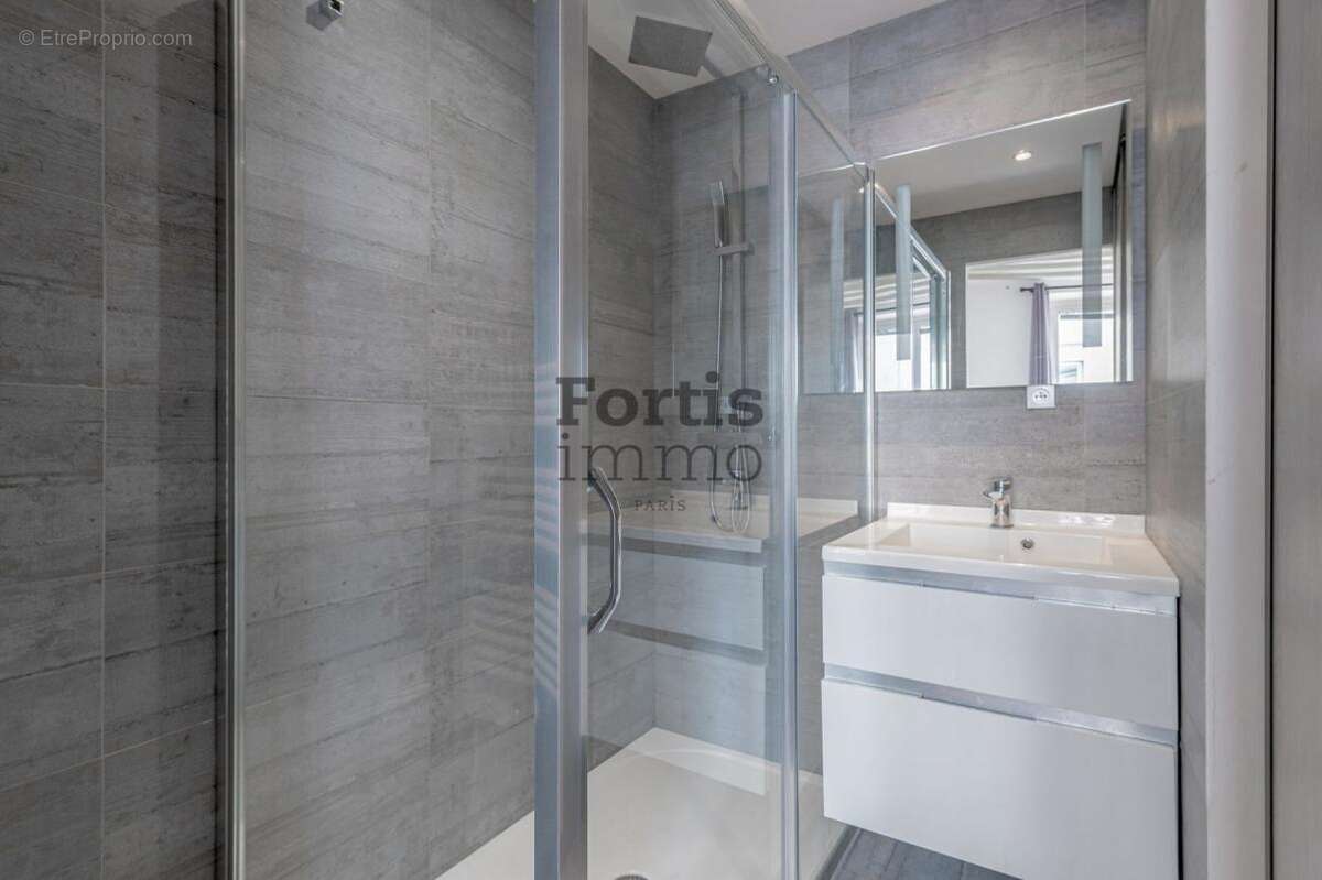 Appartement à PARIS