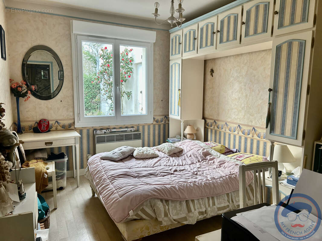 Maison à LA VILLE-AUX-DAMES