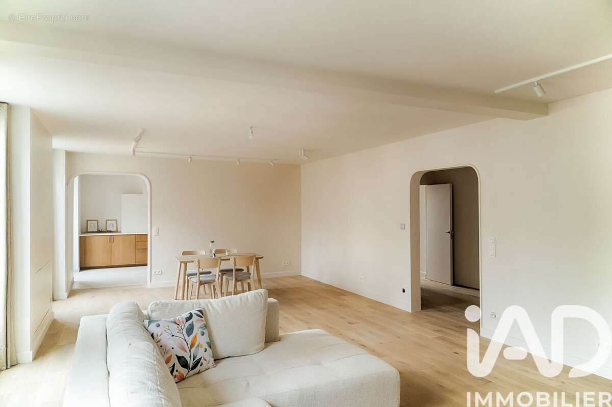 Photo 4 - Appartement à PARIS-8E