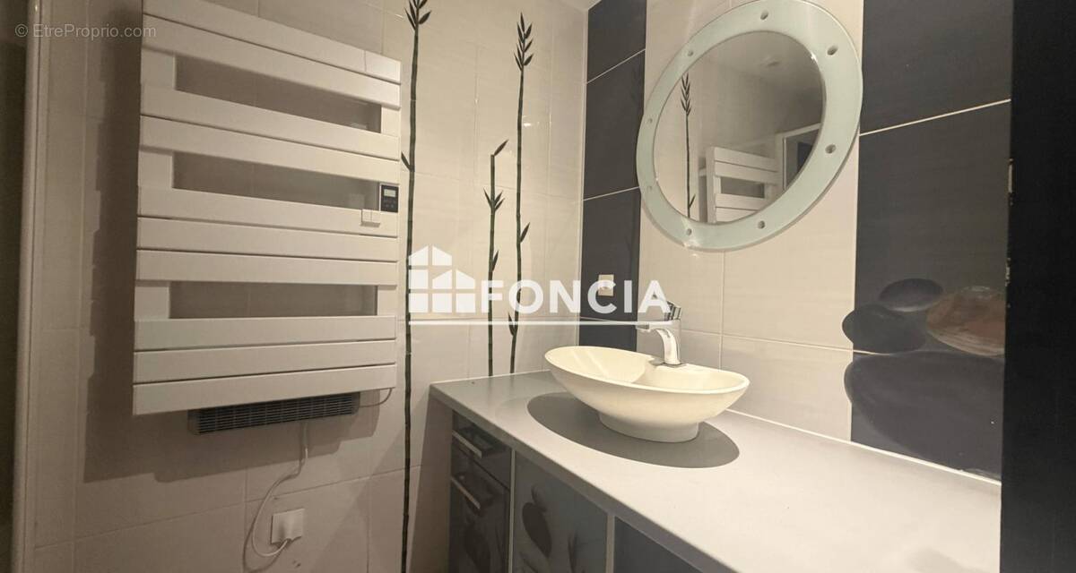 Appartement à VIZILLE
