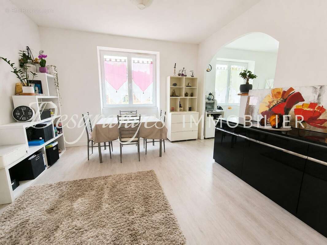 Maison 104 m² à Payzac  - photo 3