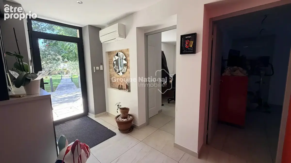 Bedarrides - mas renove en 2016 dans un magnifique parc arbore de 5 810 m² avec piscine,  4 garages - photo 10
