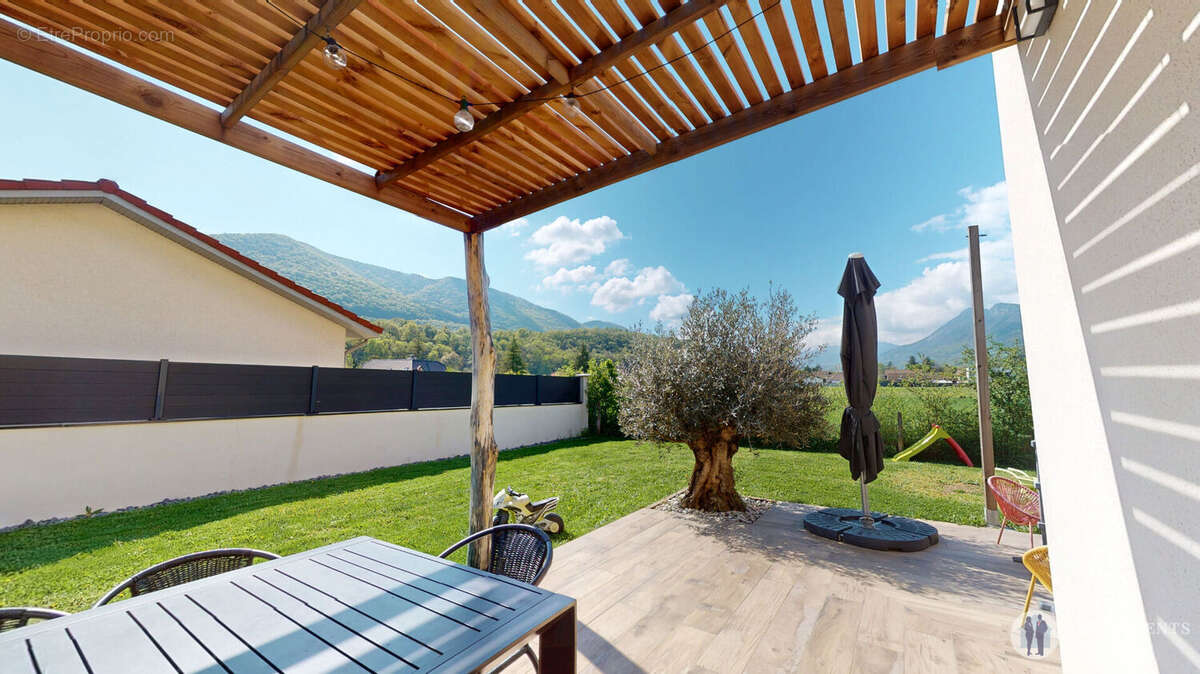 Maison récente 105m² au calme  sans vis-à-vis  terrain piscinable à Vif - photo 3