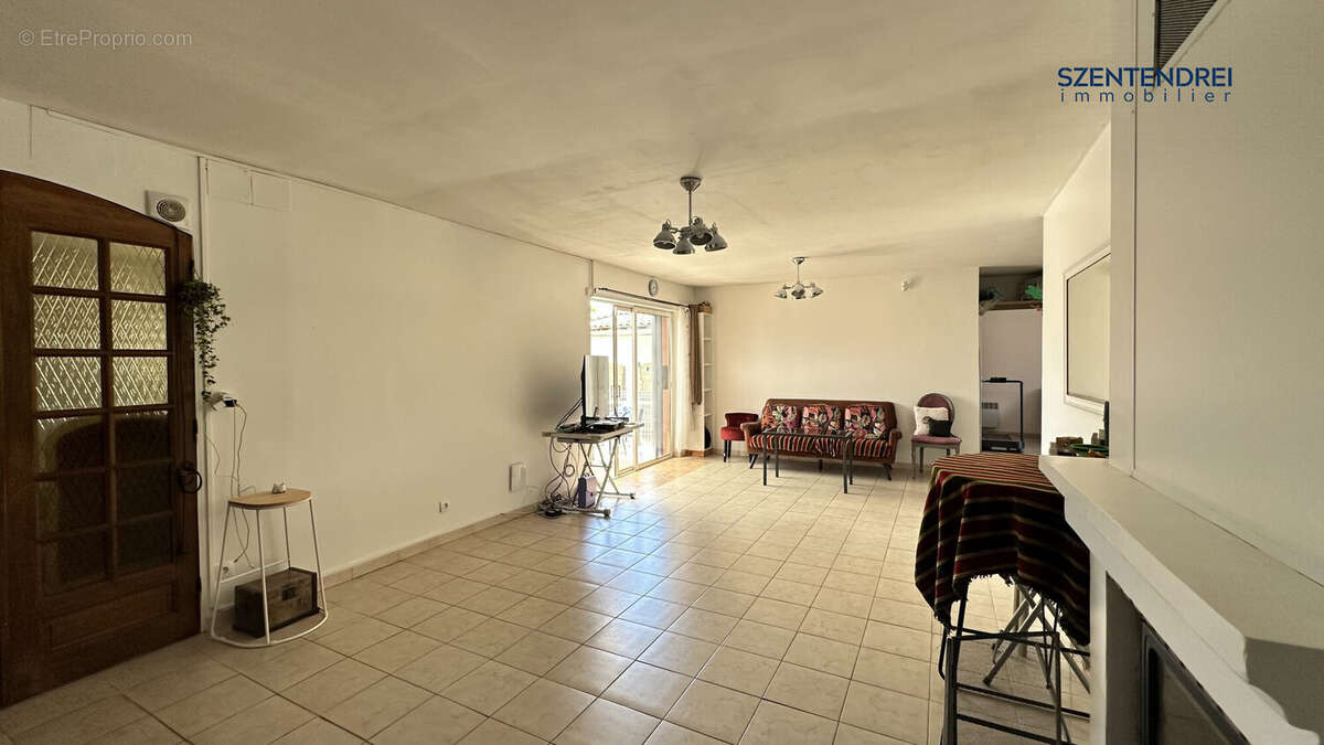 À vendre Maison T6 avec garage Lunel Nord  - Maison à LUNEL