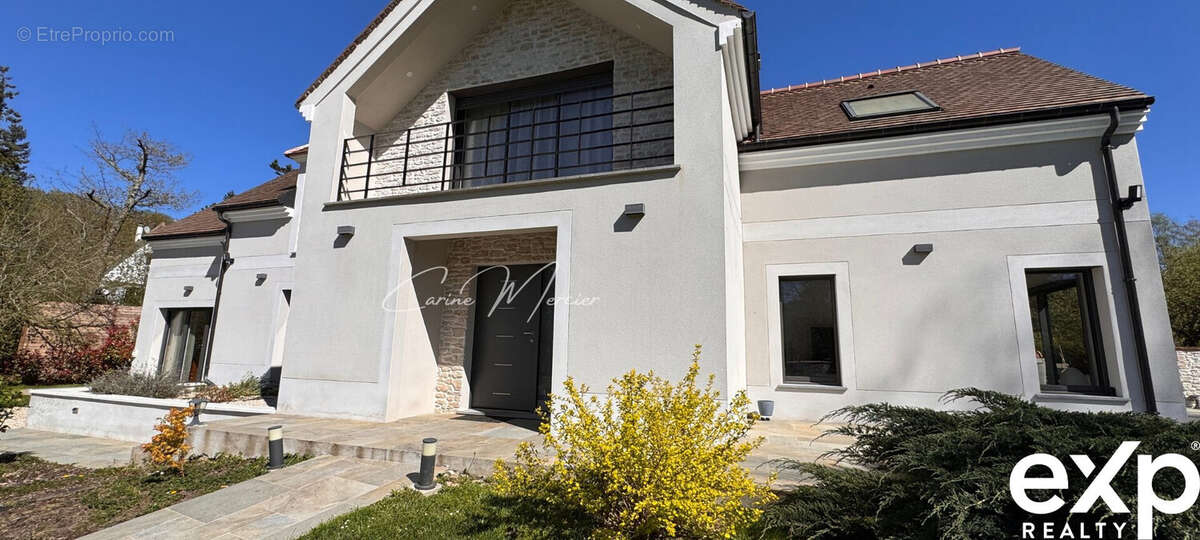Maison 317 m² à Saint-Remy-L'honore  - photo 2