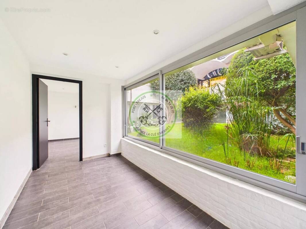 Commerce à SAINT-RAPHAEL