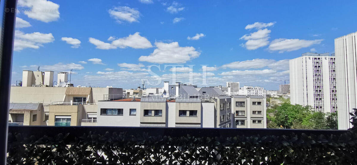 Vue balcon /salons - Appartement à PARIS-15E