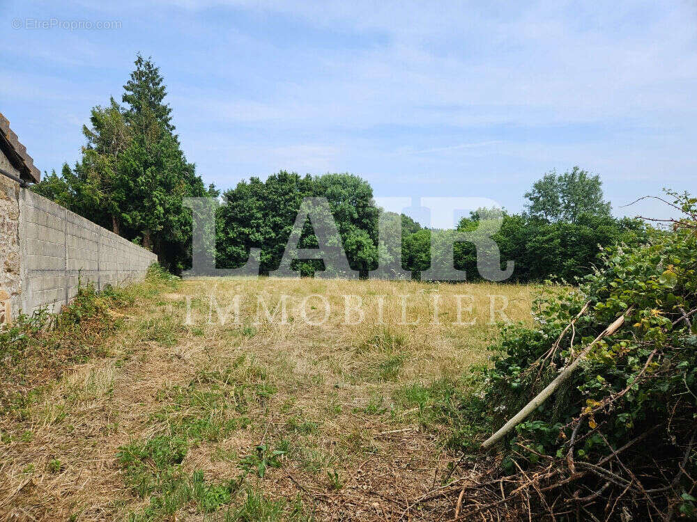 Maison à SAINT-LEONARD-DES-BOIS