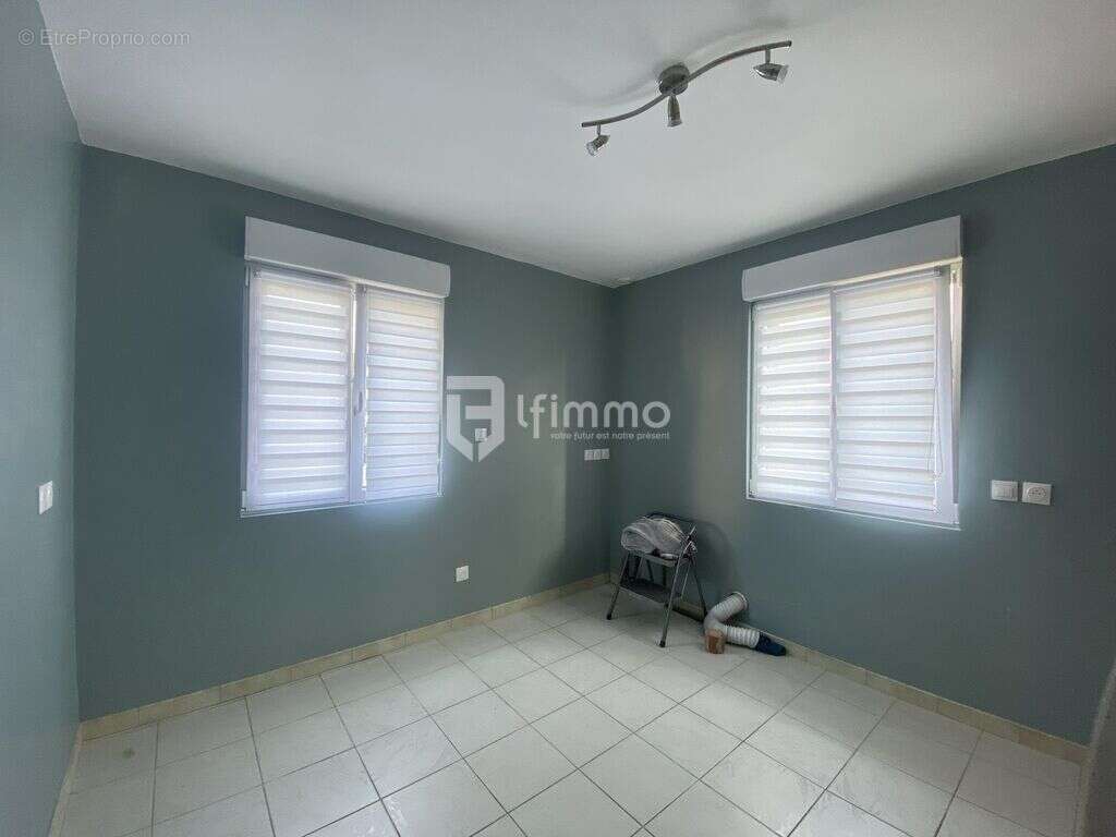 Maison à QUIEVRECHAIN