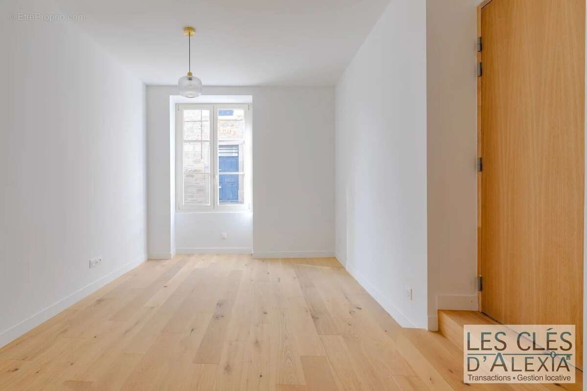 Appartement à SAINT-GENIS-LAVAL