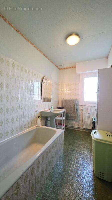 Bourges appartement de 86.1m² 4 pieces balcons ascenseur parking - photo 14