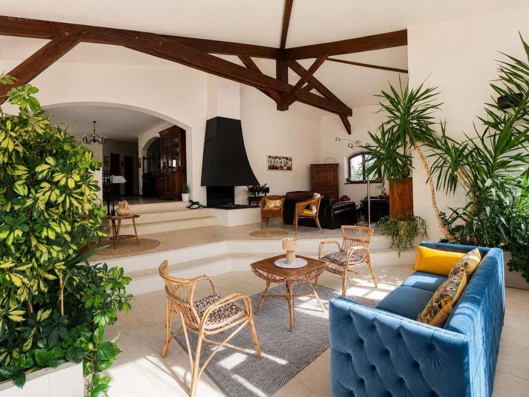 Maison 520 m² à Laroque-Timbaut  - photo 6