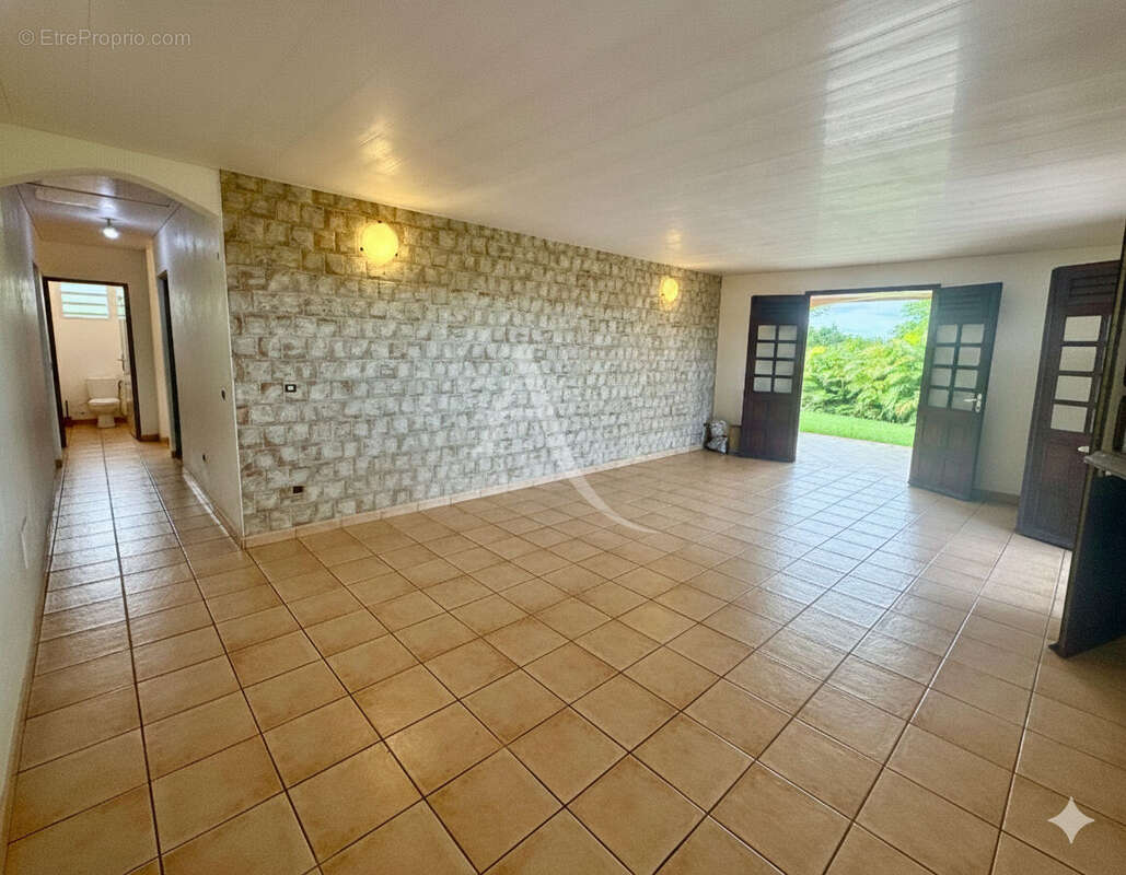 Maison à RIVIERE-SALEE