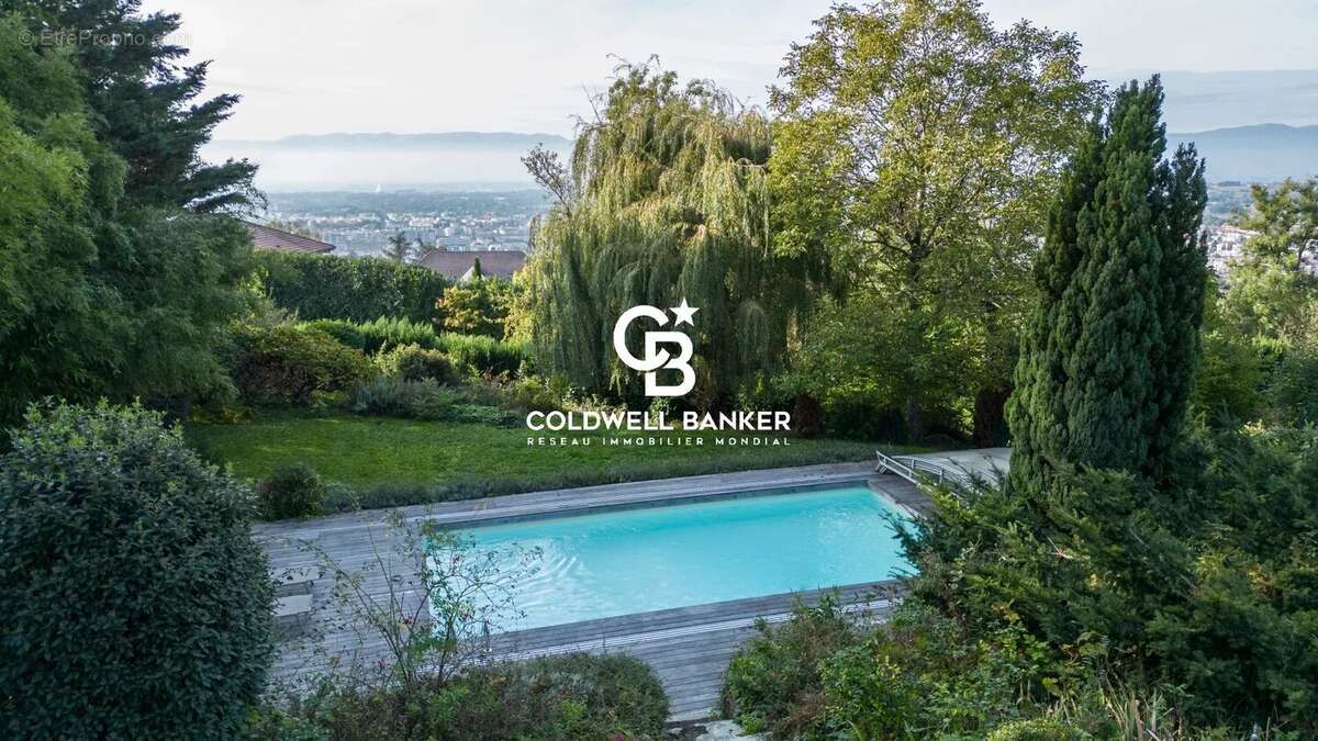 Maison à VETRAZ-MONTHOUX