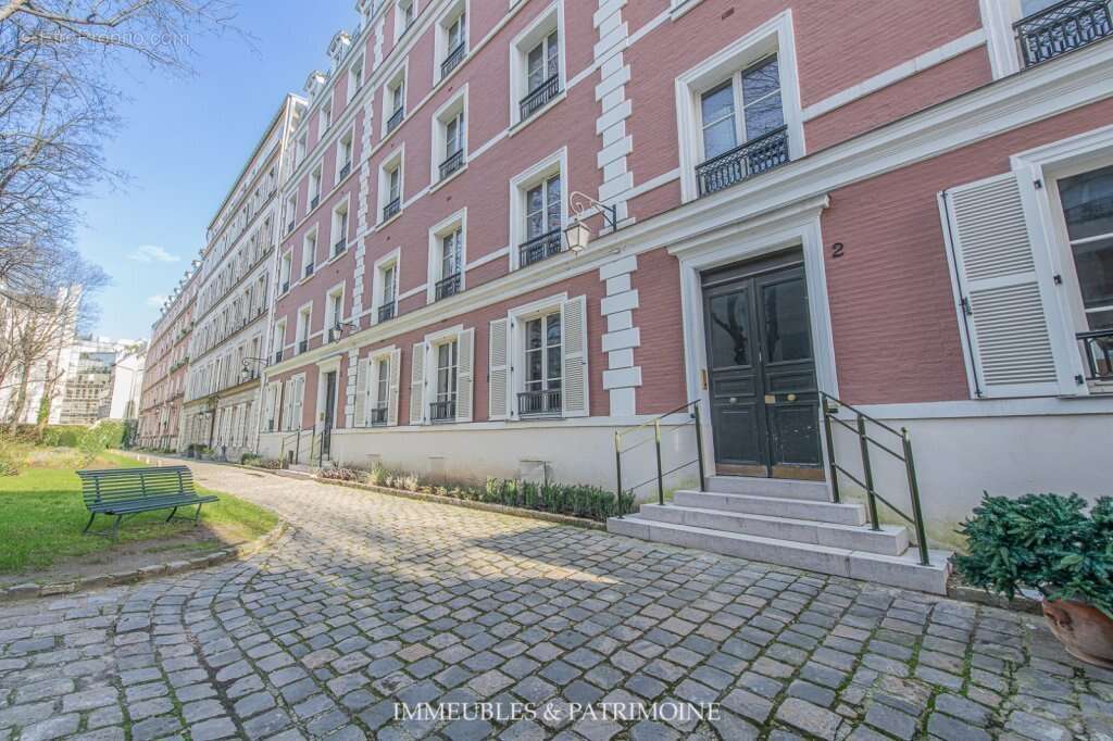 Appartement à PARIS-8E