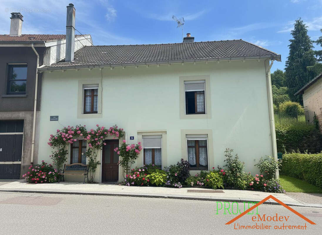 Maison à BRUYERES