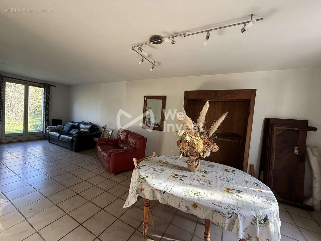 Maison à LABRUGUIERE