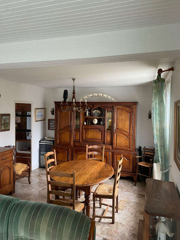 Maison à COMBLEUX