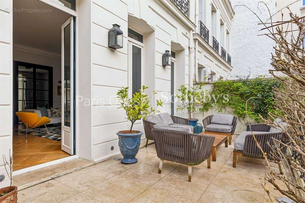 Maison à PARIS-16E