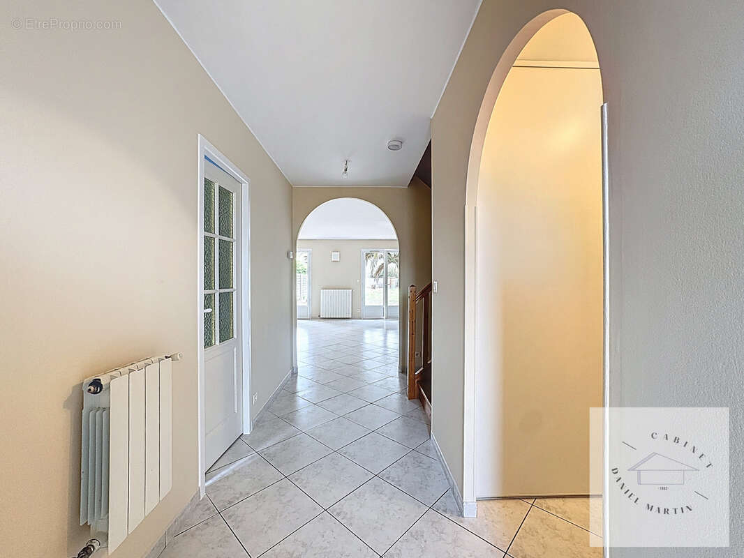 A vendre - maison a etage avec jardin et garage begles - photo 5