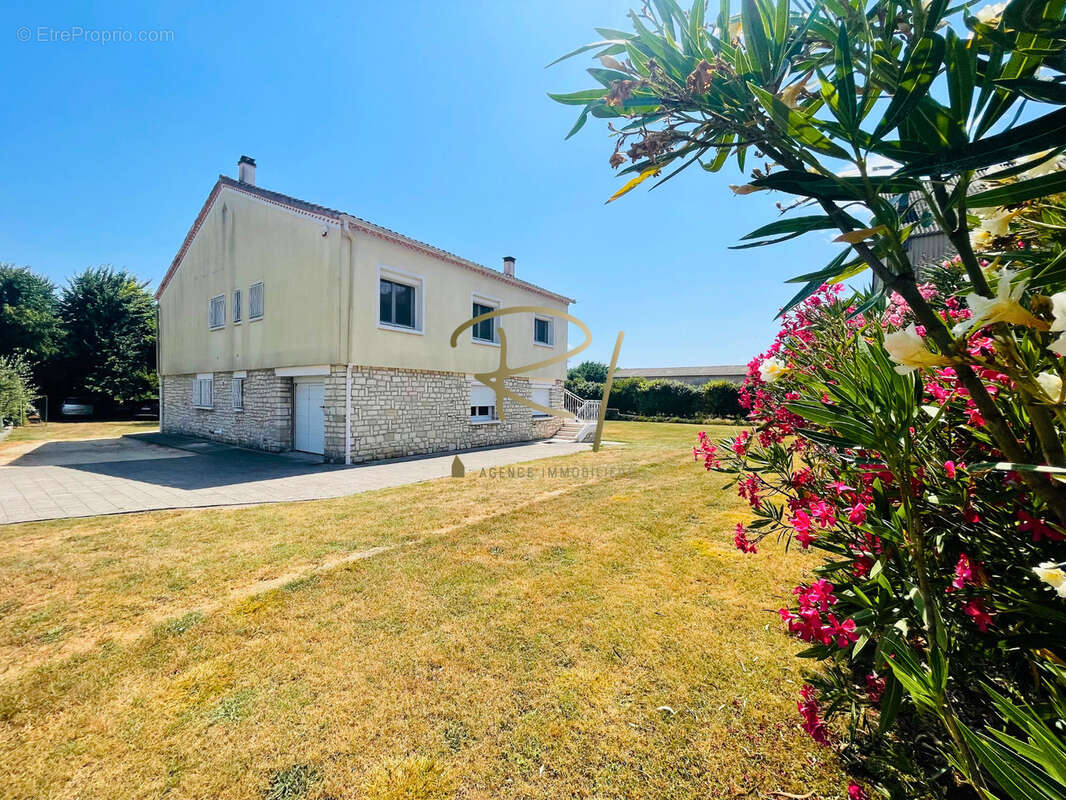 Maison à BARJAC