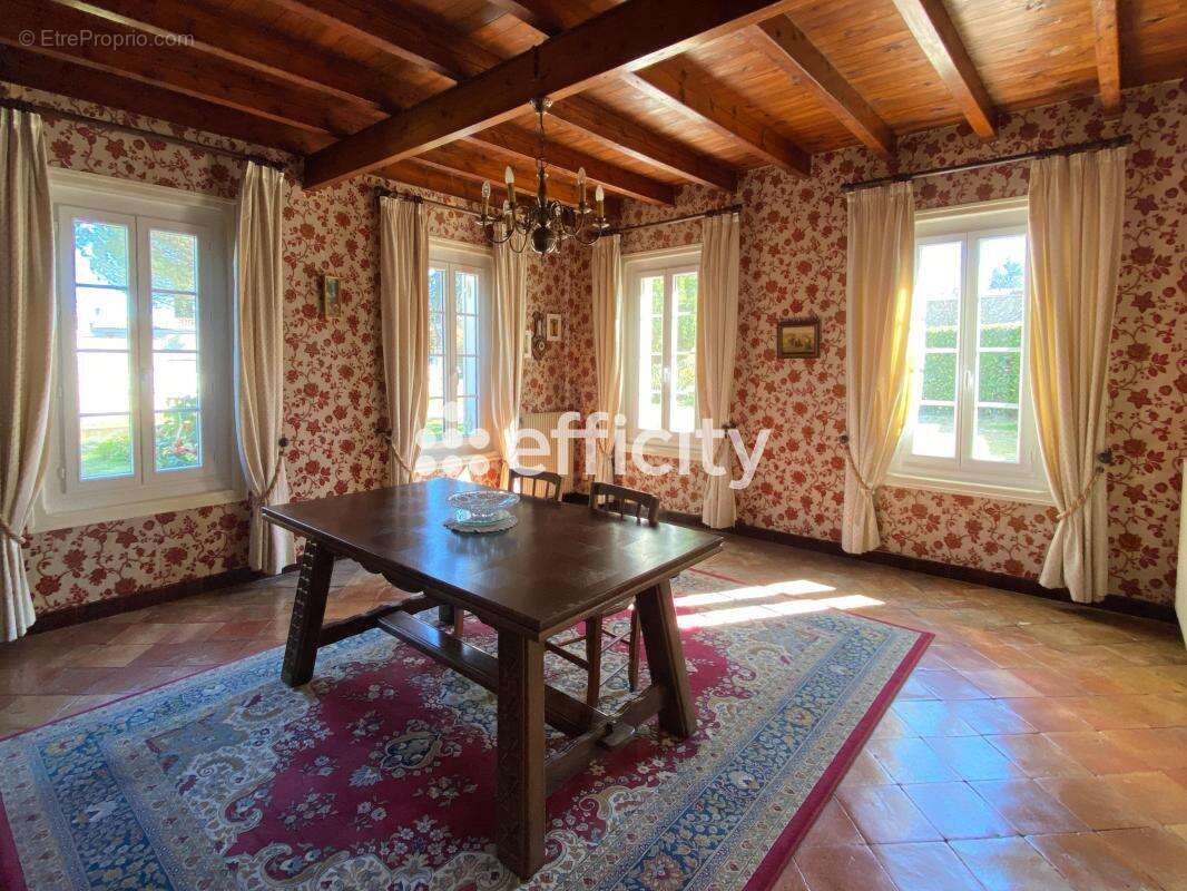 Maison 136 m² à Lugon-Et-L'ile-Du-Carnay  - photo 4