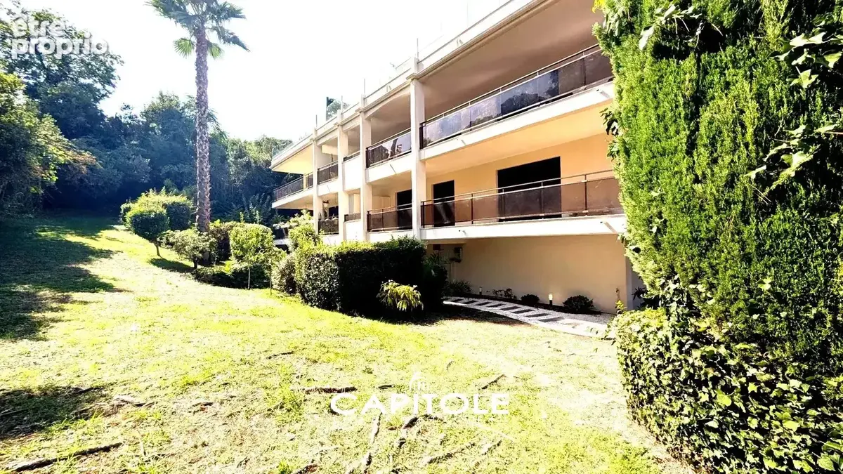 Exclusivité:  Spacieux 2 pièces en rez de jardin au calme à 300 m des plages , 2 parkings extérieurs - photo 8