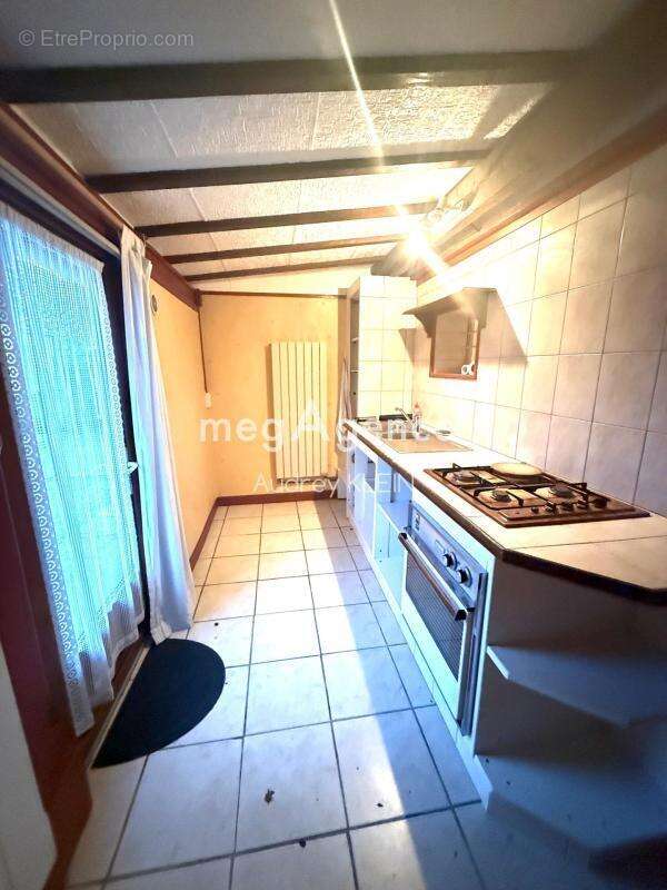 Maison à SAINT-JULIEN-DU-SAULT