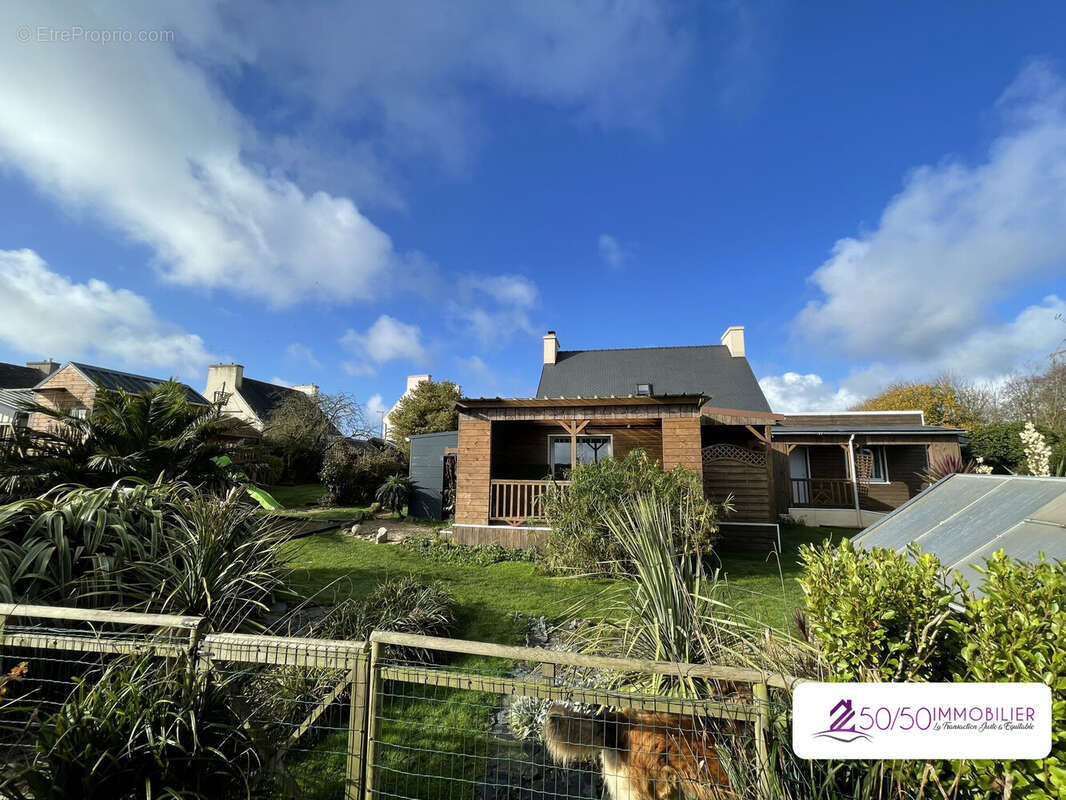 Maison à PLOUZEVEDE