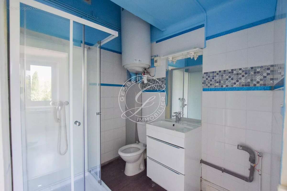 A vendre flayosc - appartement t2 - petite copropriété - photo 8