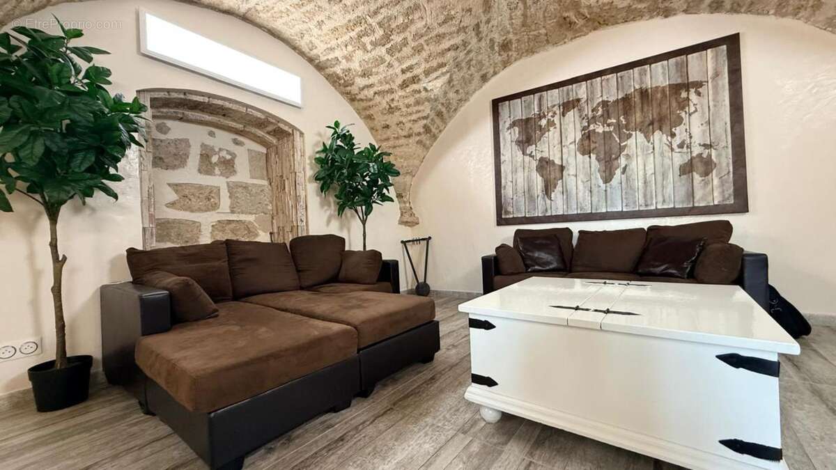 Appartement à POUSSAN
