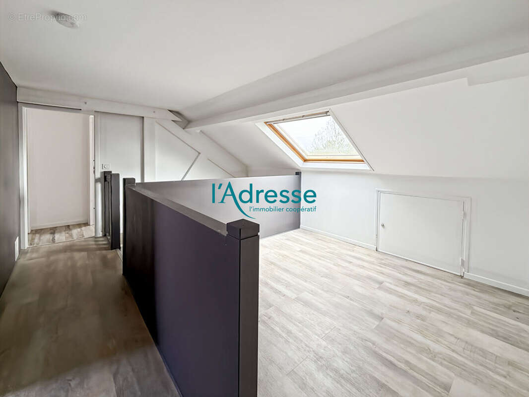 Maison à OINVILLE-SUR-MONTCIENT