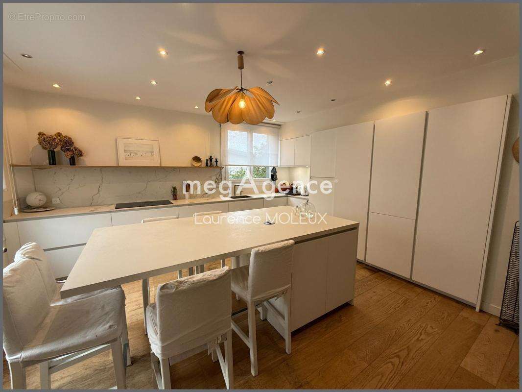 Maison individuelle - 181m2 - 7 pièces - photo 6