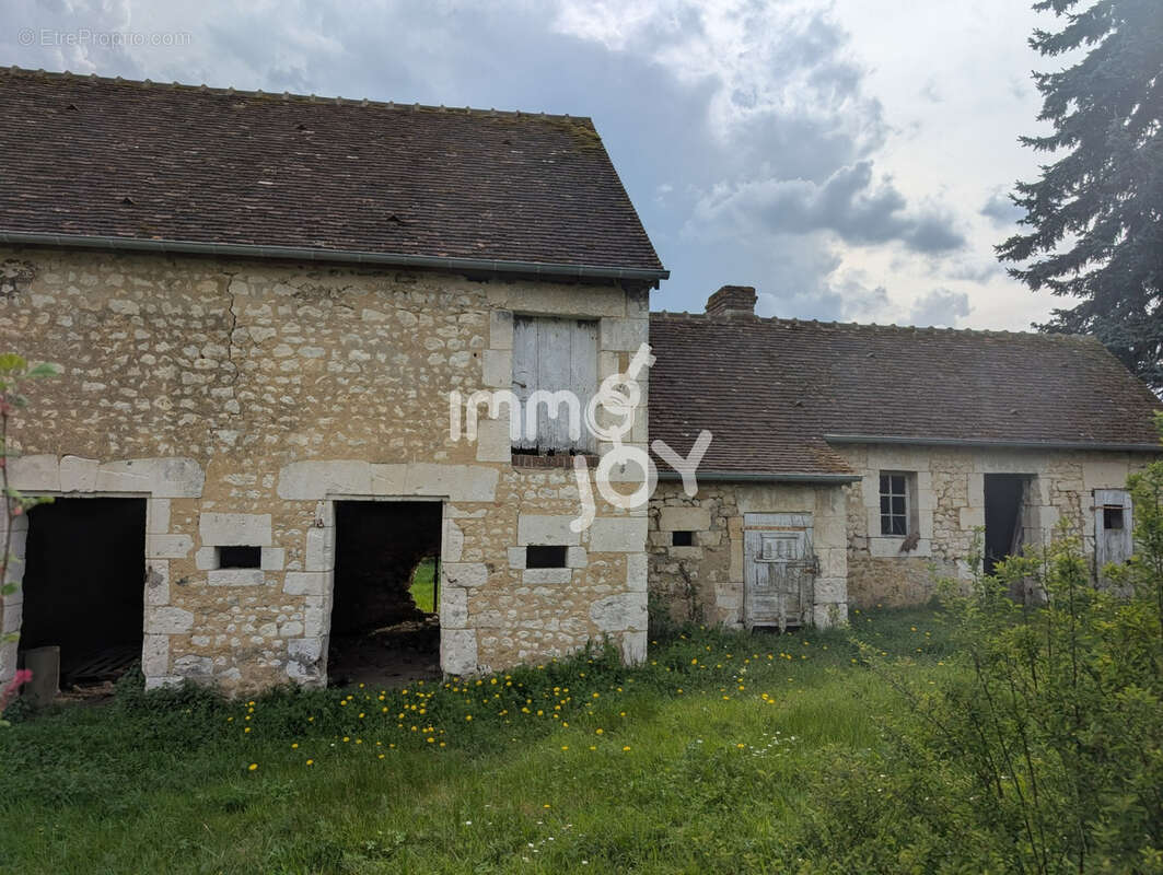 Maison à LA CHAPELLE-MONTLIGEON