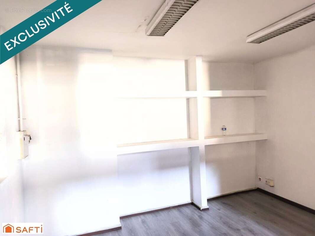 Photo 5 - Commerce à POUSSAY