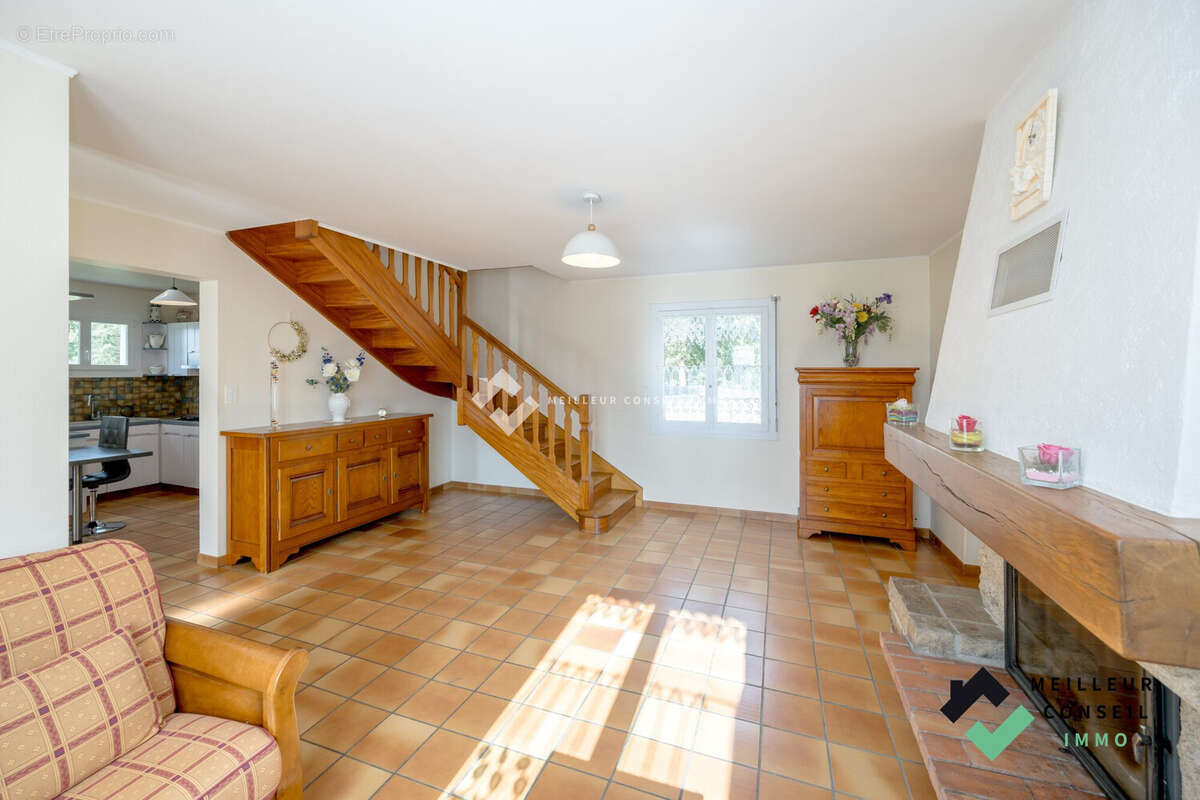Maison 110 m² à Saint-Donan  - photo 4