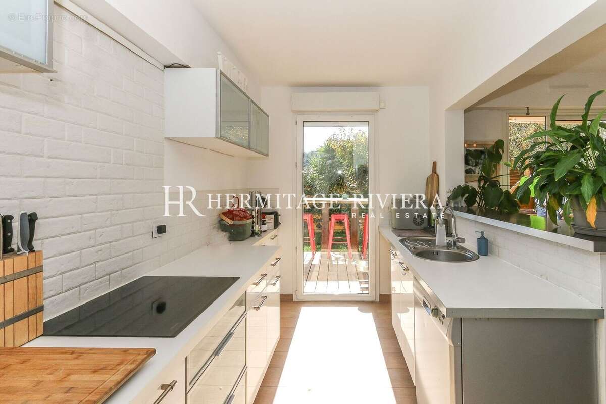 Appartement à EZE