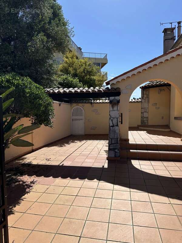 Appartement à VILLEFRANCHE-SUR-MER