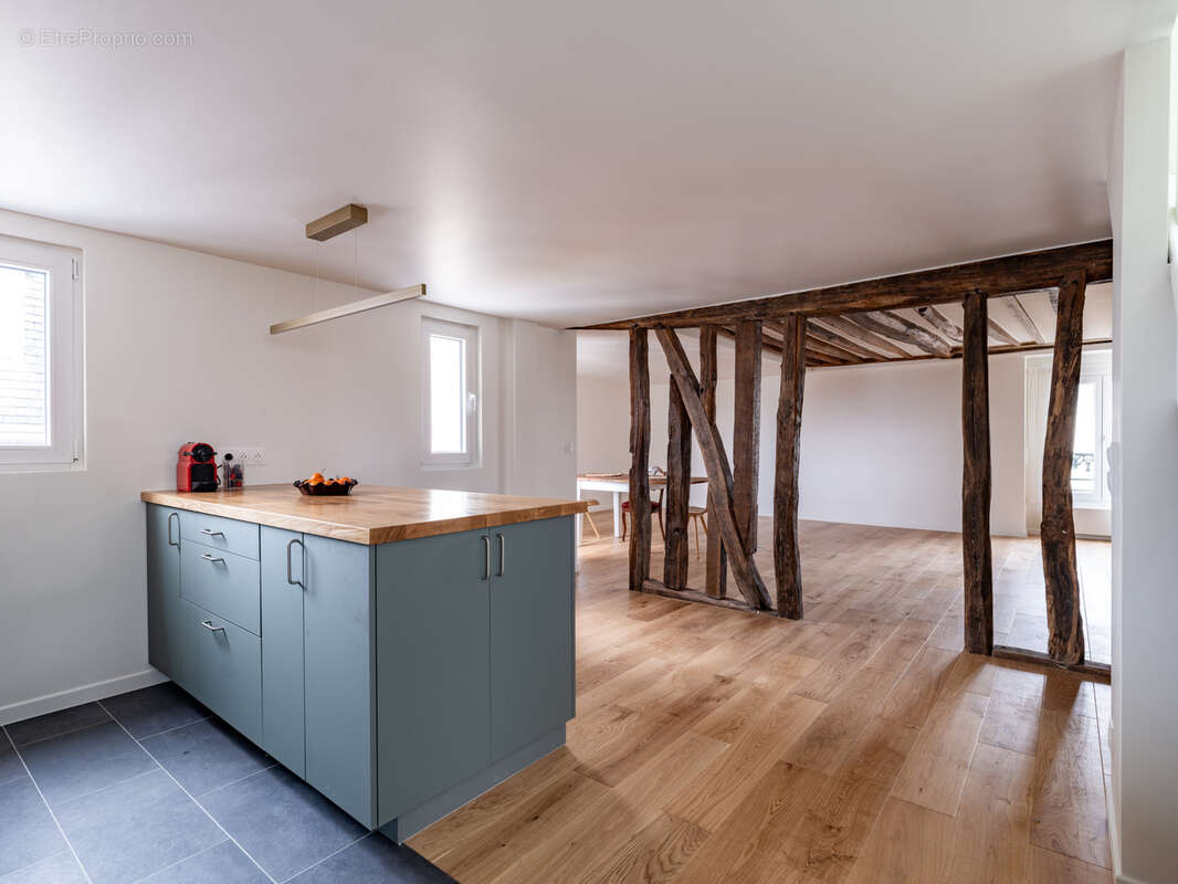 Appartement à PARIS-3E