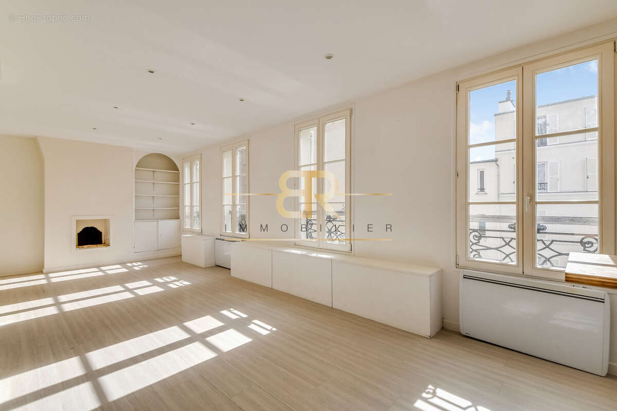 Appartement à PARIS-18E