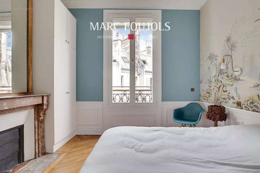 Appartement à PARIS-8E