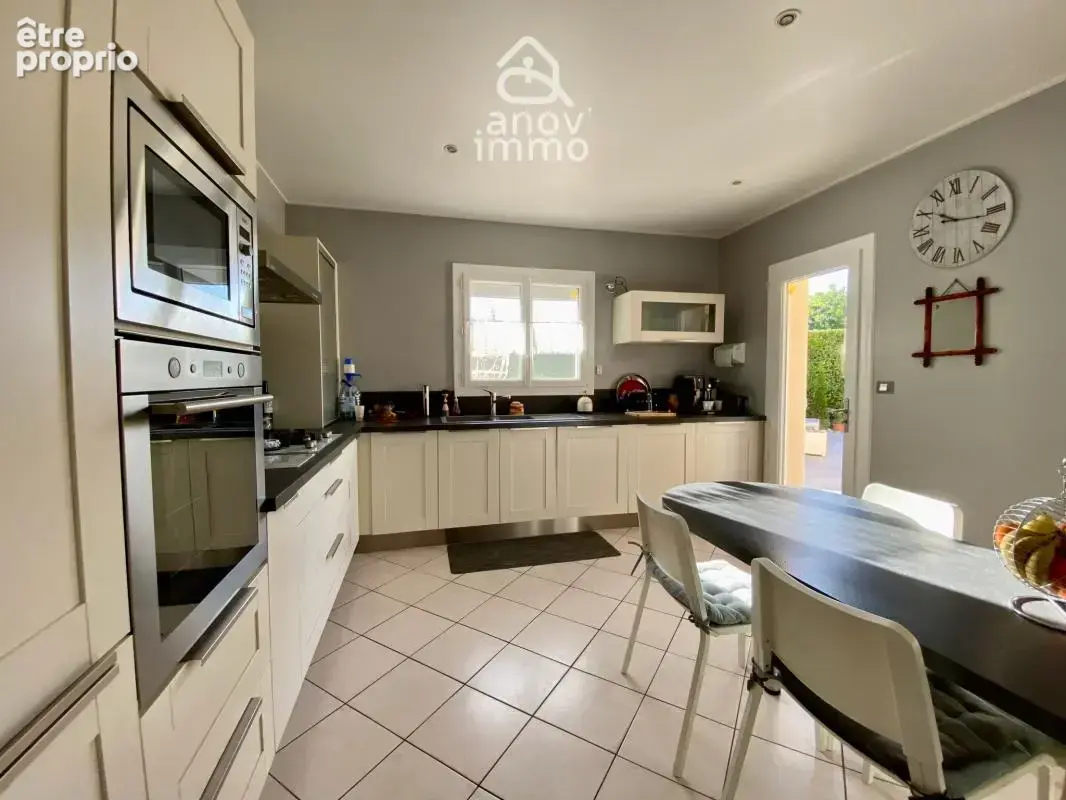 À 35 min de Lyon, maison de 151 m2 avec piscine, vue et calm - photo 8