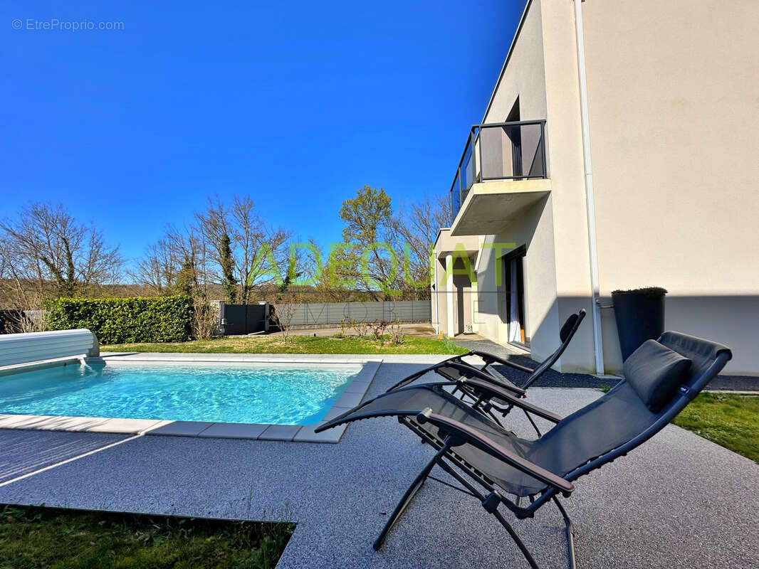ISLE D'ABEAU EN EXCLU - VILLA T5 avec garage attenant et piscine - photo 3