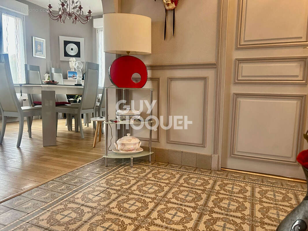 Maison à NEUILLY-SUR-MARNE