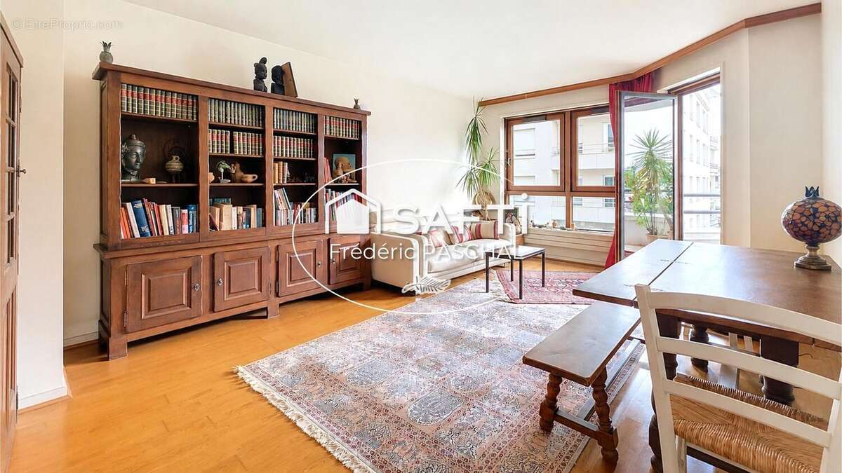 Photo 3 - Appartement à SURESNES