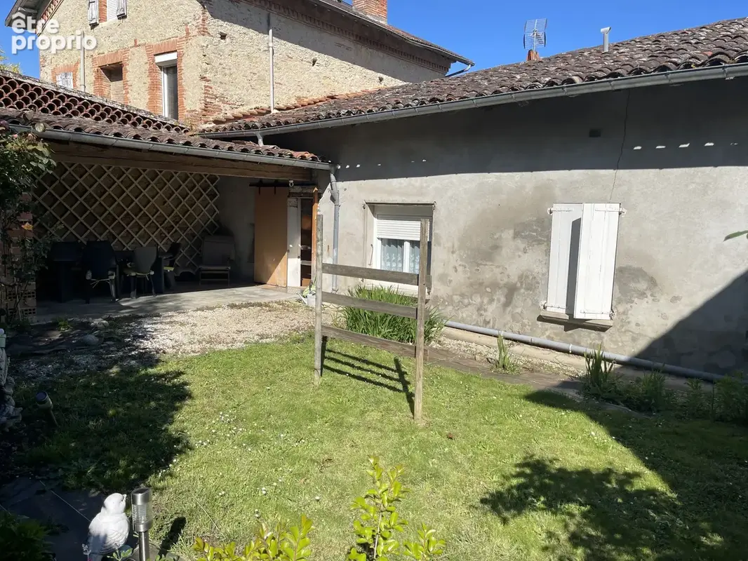 Maison de village plain-pied avec jardin et garage - photo 2