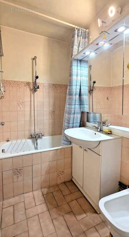 Appartement à FRESNES