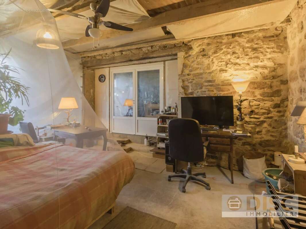 Maison à SAINT-MARTIN-LAGUEPIE