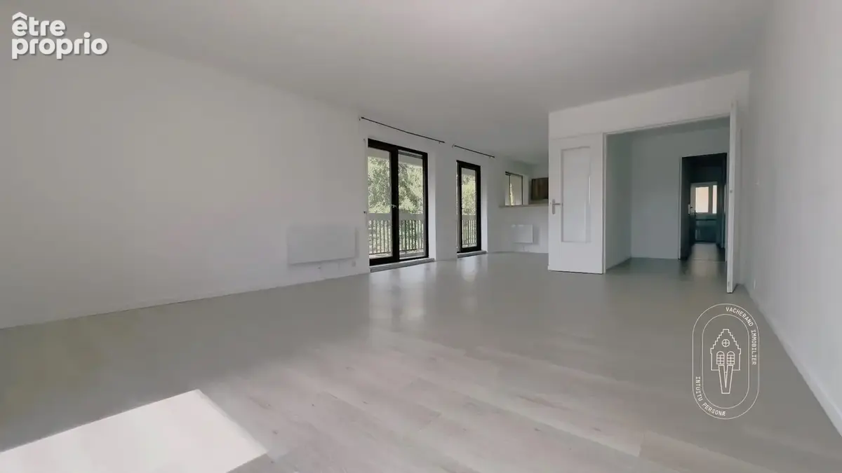 Appartement 89 m² à Croix  - photo 2